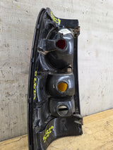 2001–2003 Chevrolet Silverado/GMC 3500 Dually Passenger Side Tail Light
