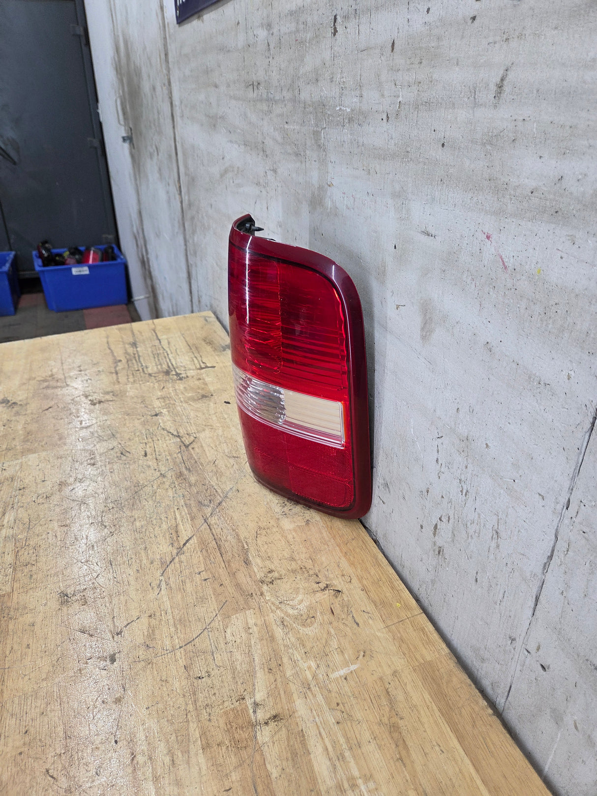2004-2008 Ford F-150 Passenger Side Tail Light
