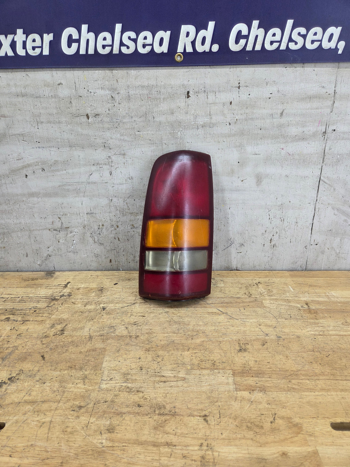 1999–2007 Chevrolet Silverado/GMC Sierra Driver Side Tail Light
