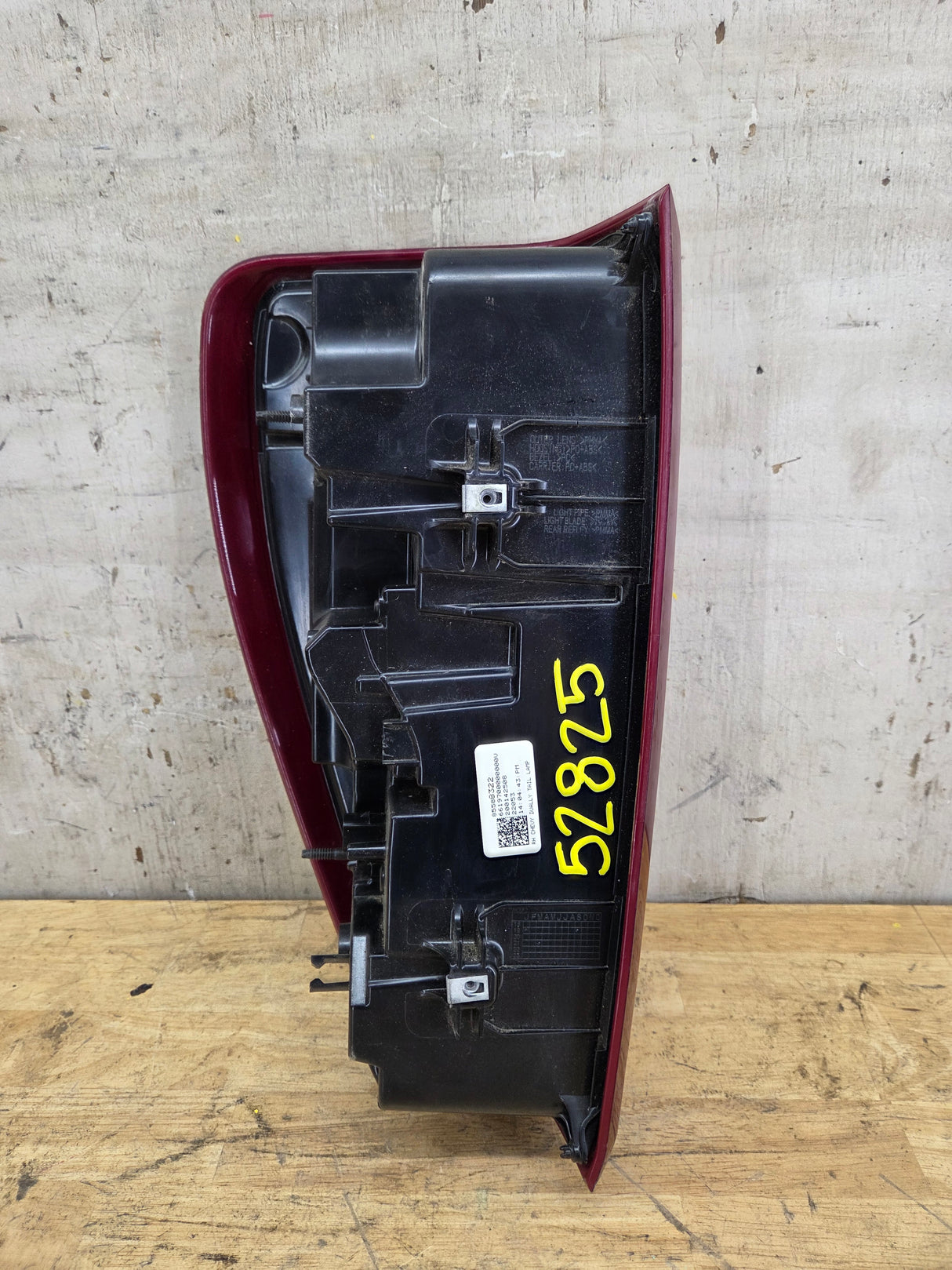 2020-2026 Chevy Silverado 3500HD Dually Passenger Side Tail Light 85588322