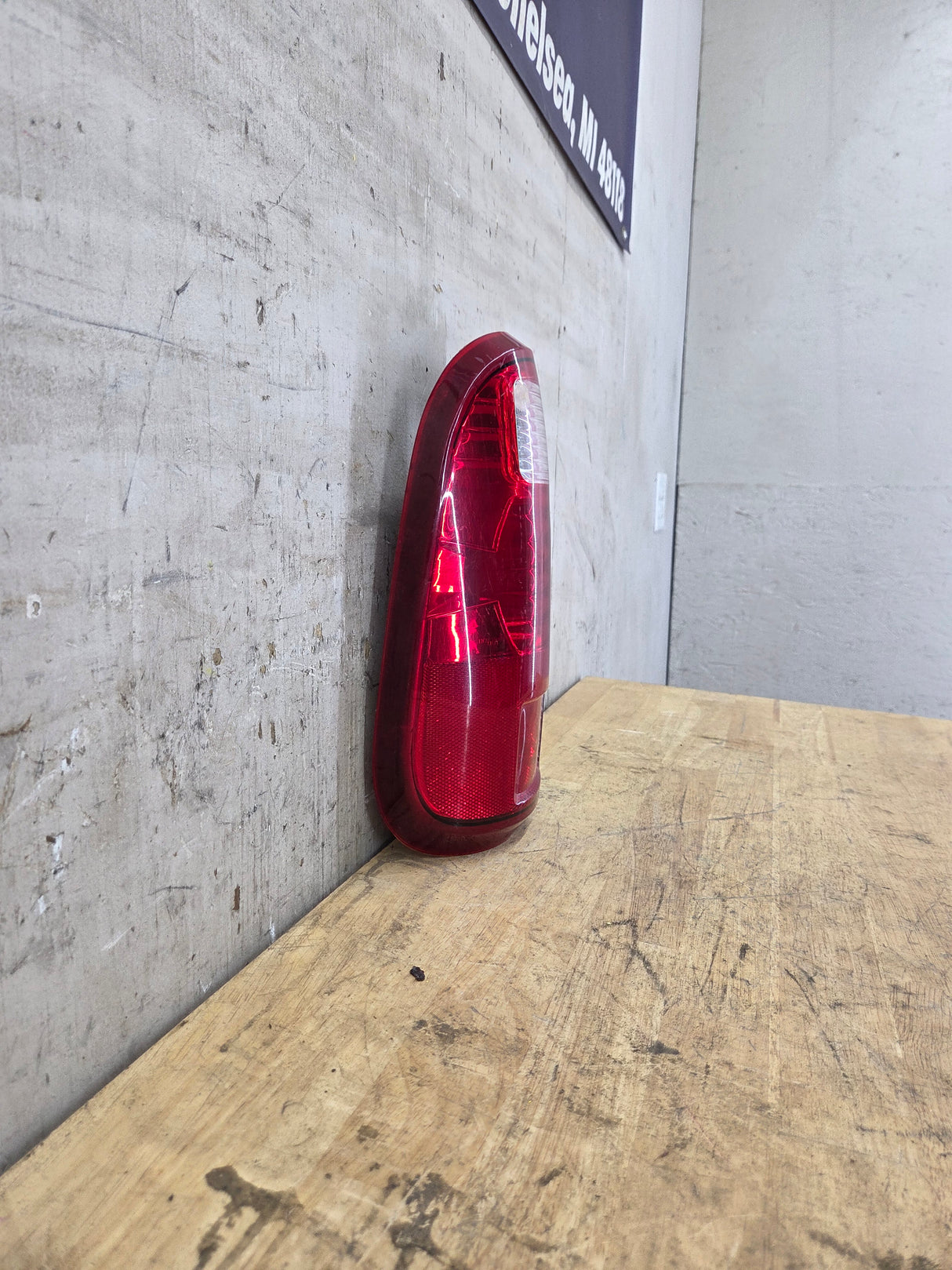 2008-2016 Ford Super Duty Driver Side Tail Light F250 F350 F450 F550