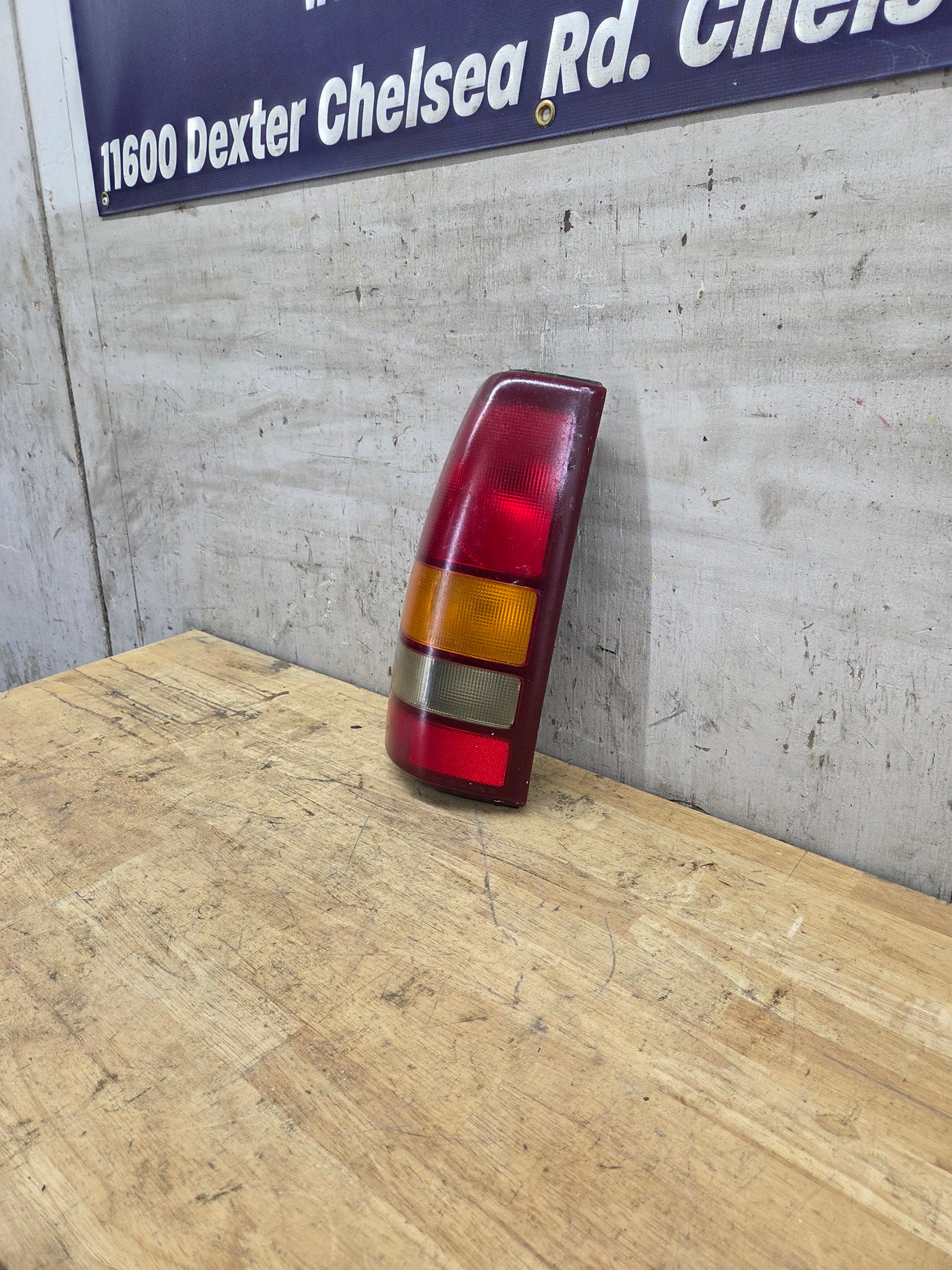 1999–2007 Chevrolet Silverado/GMC Sierra Driver Side Tail Light