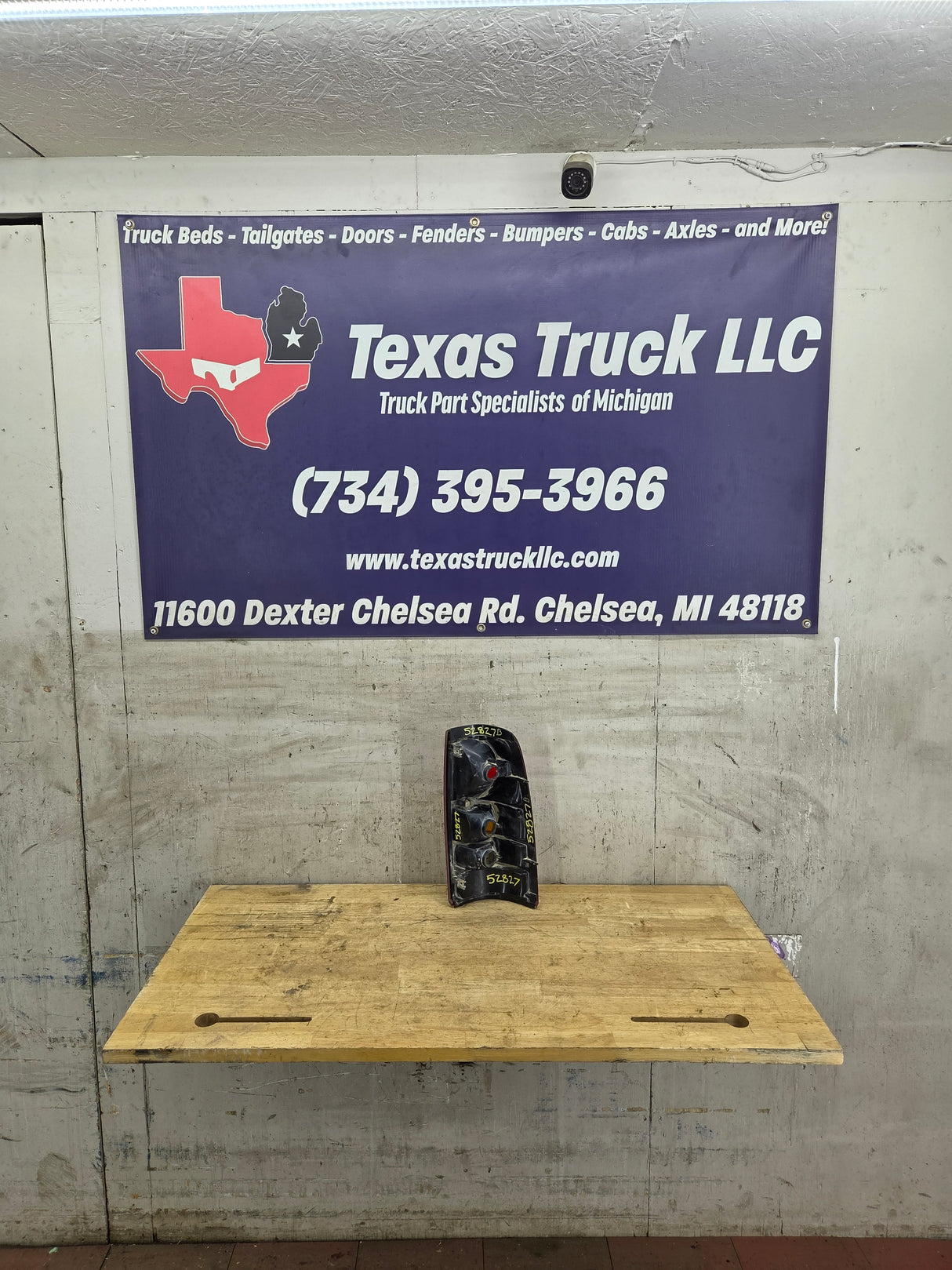 1999–2007 Chevrolet Silverado/GMC Sierra Driver Side Tail Light