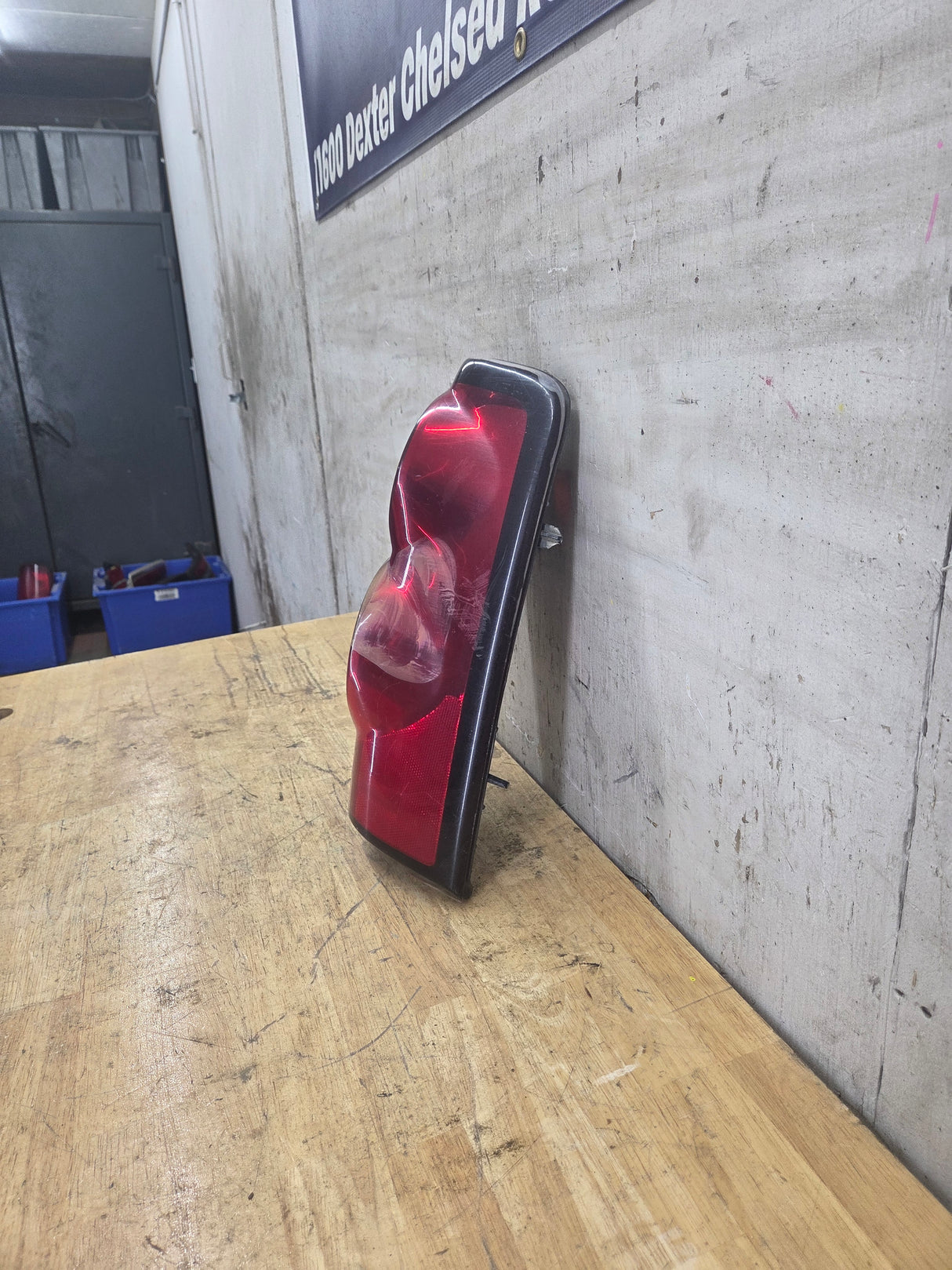 2003-2007 Chevrolet Silverado 1500 2500 3500 HD Passenger Side Tail Light
