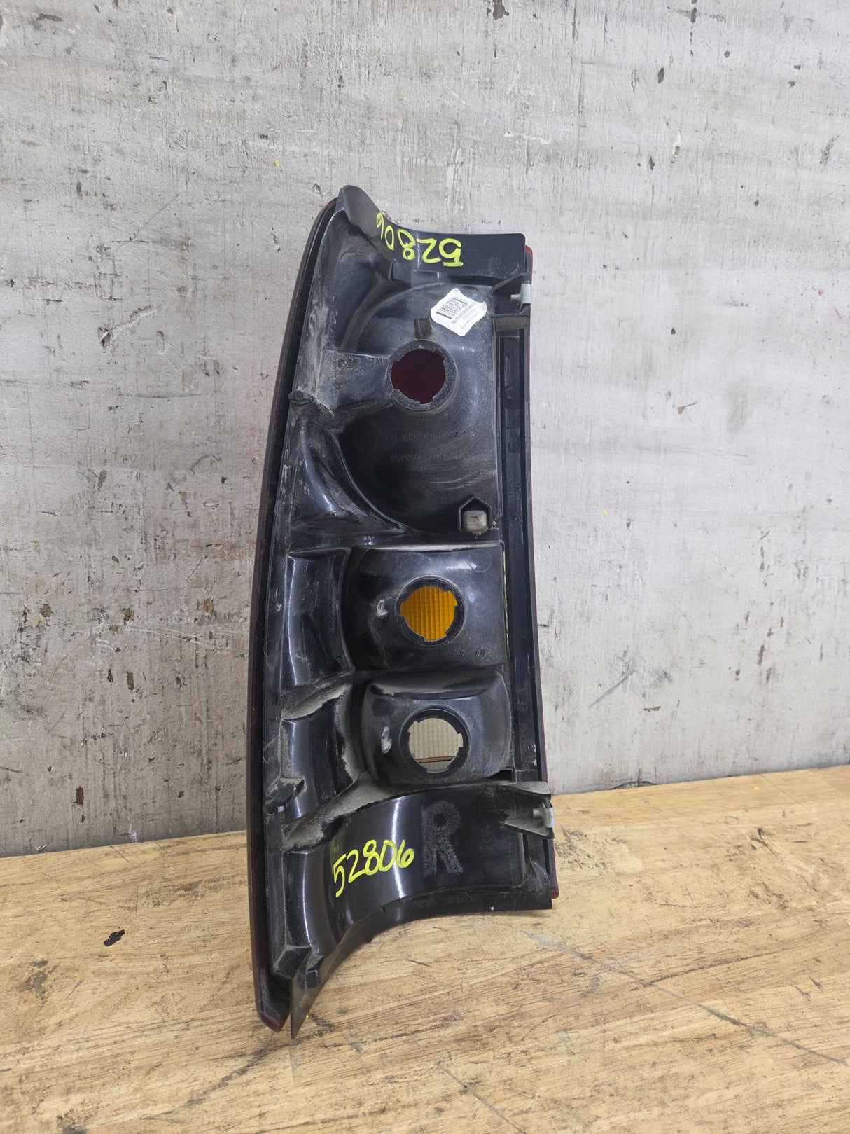 1999–2007 Chevrolet Silverado/GMC Sierra Passenger Side Tail Light