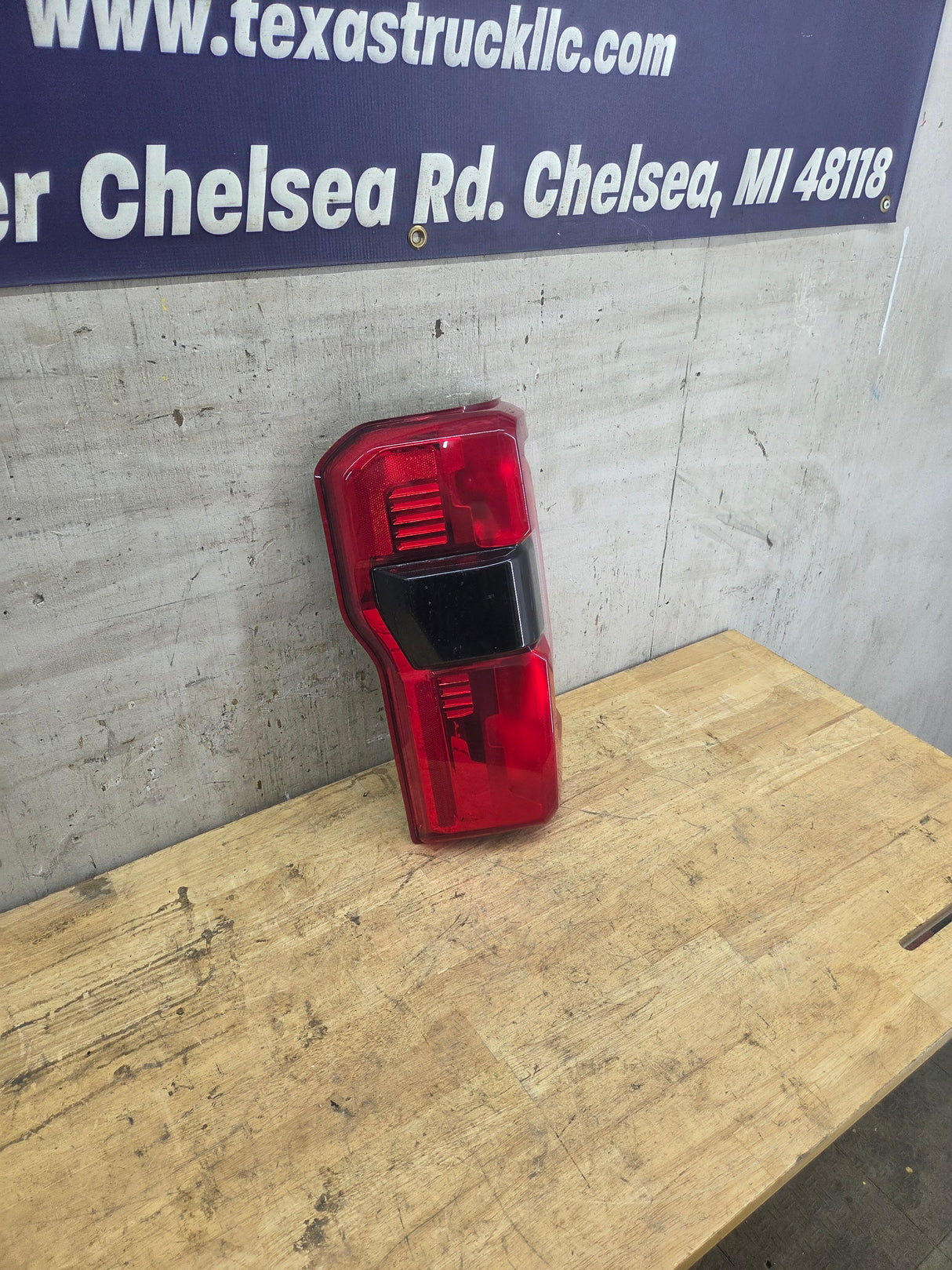 2023-2026 Ford Super Duty Driver Side Tail Light W/Bliss PC3B-13B505-BJ F250 F350 F450