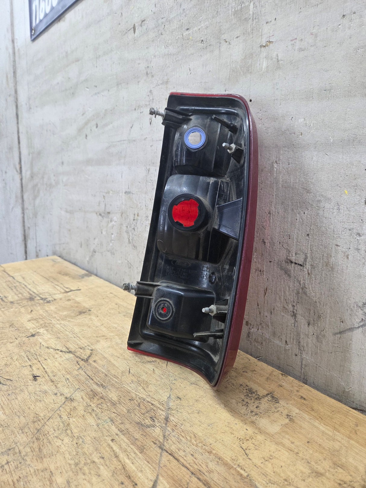 2008-2016 Ford Super Duty Driver Side Tail Light F250 F350 F450 F550