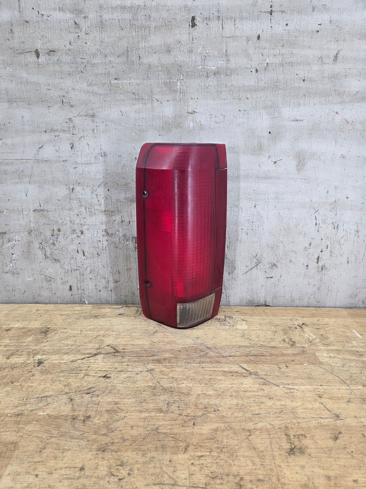 1987-1989 Ford Driver Side Tail Light F150 F250