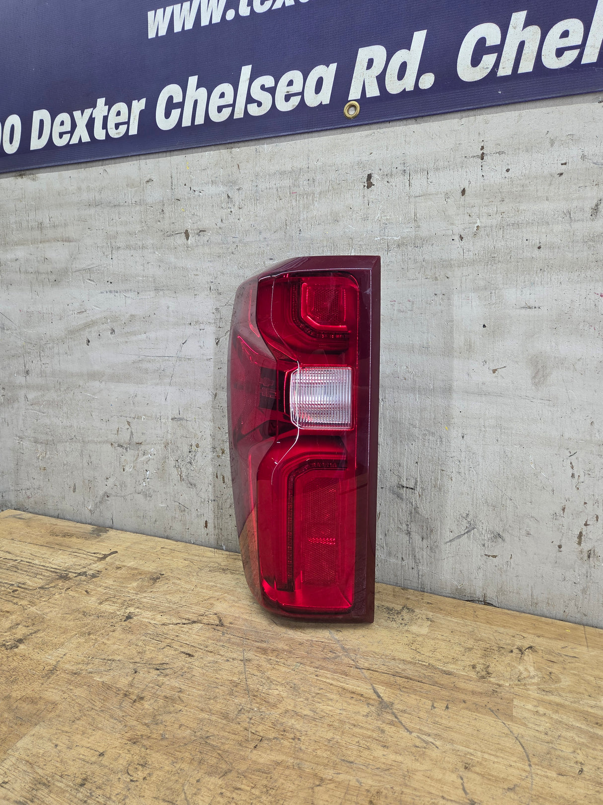 2020-2026 Chevy Silverado 3500HD Dually Driver Side Tail Light 85588321