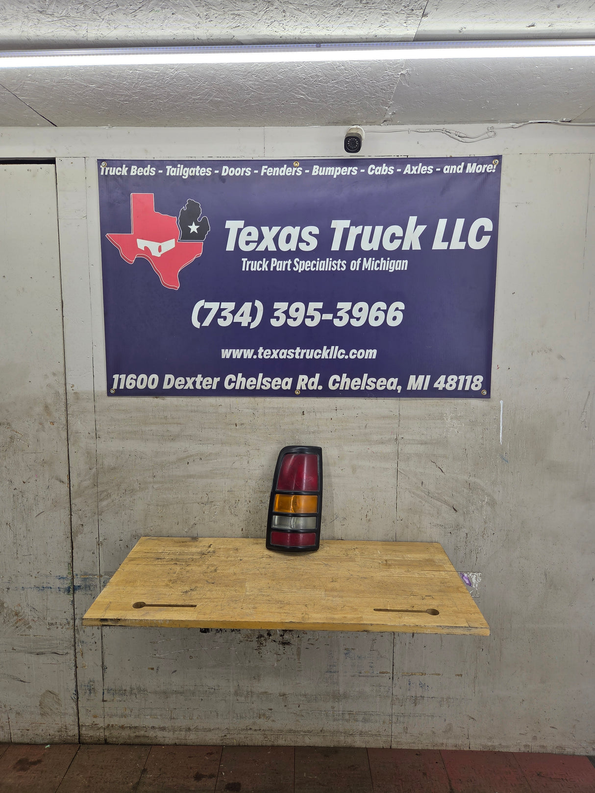 2001–2003 Chevrolet Silverado/GMC 3500 Dually Driver Side Tail Light