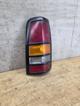 2001–2003 Chevrolet Silverado/GMC 3500 Dually Driver Side Tail Light