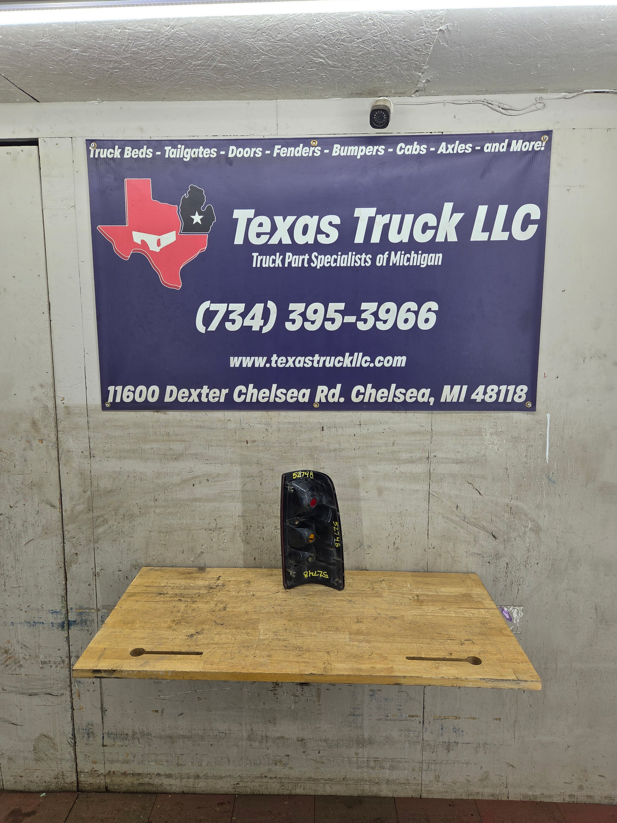 2001–2003 Chevrolet Silverado/GMC 3500 Dually Driver Side Tail Light