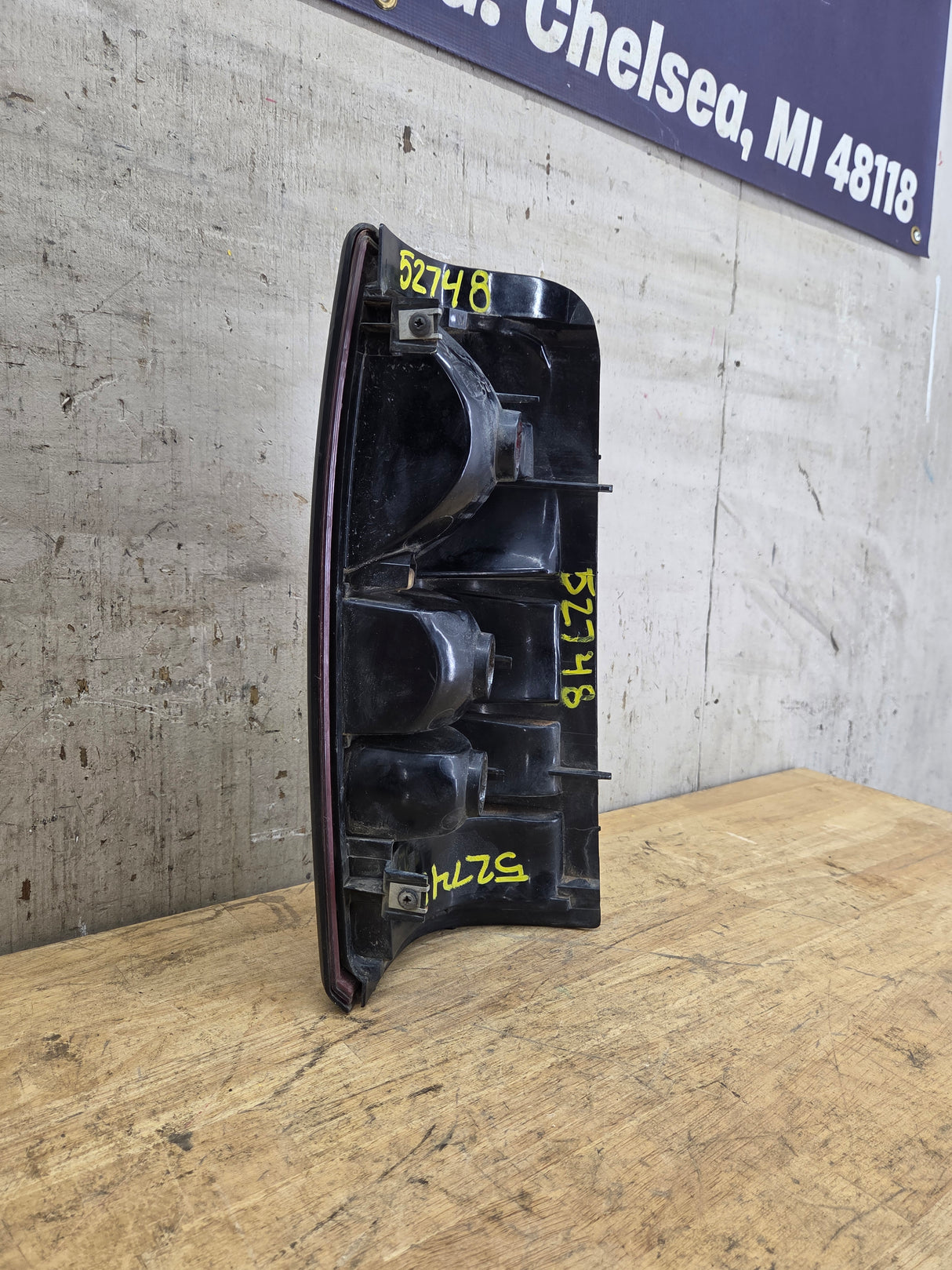 2001–2003 Chevrolet Silverado/GMC 3500 Dually Driver Side Tail Light
