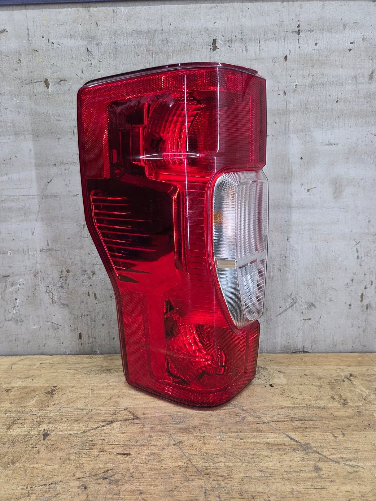 2020-2022 Ford Super Duty Driver Side Tail Light Halogen LC3B-13B505-AD