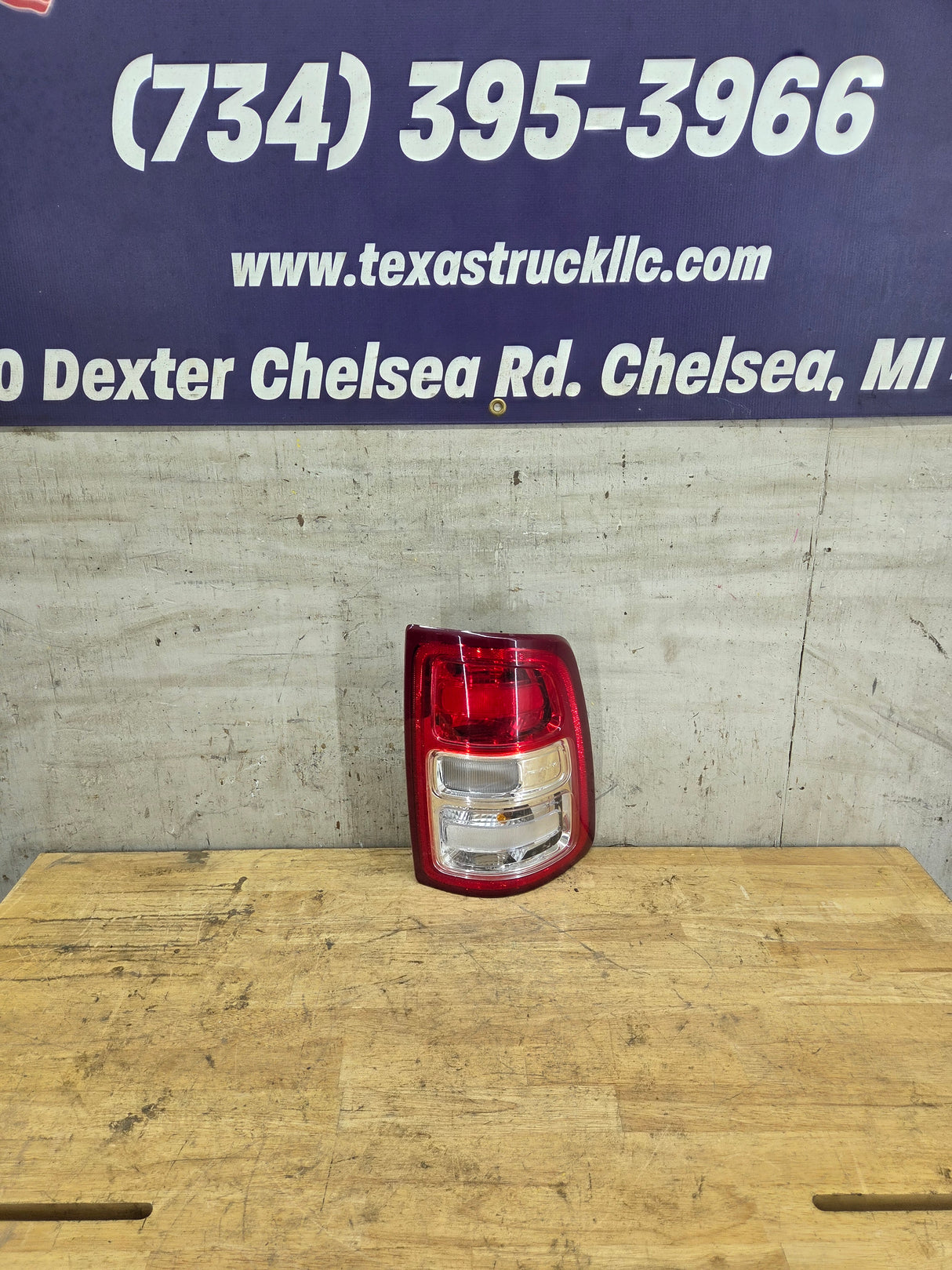 2019-2024 5th Gen Dodge Ram Passenger Side Tail Light Halogen 68361714AD 2500 3500
