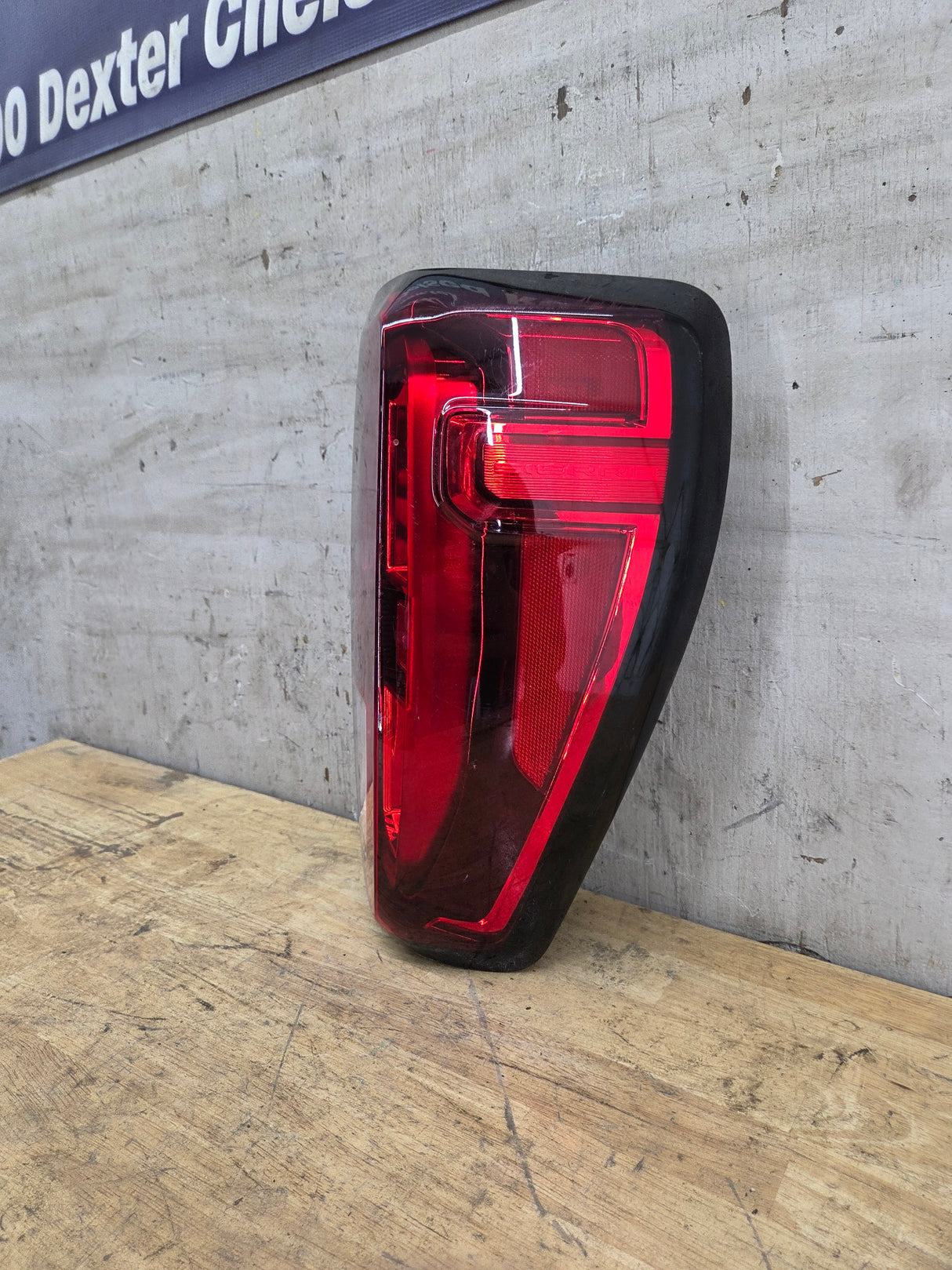 2019-2026 GMC Sierra Passenger Side Halogen Tail Light 85105349