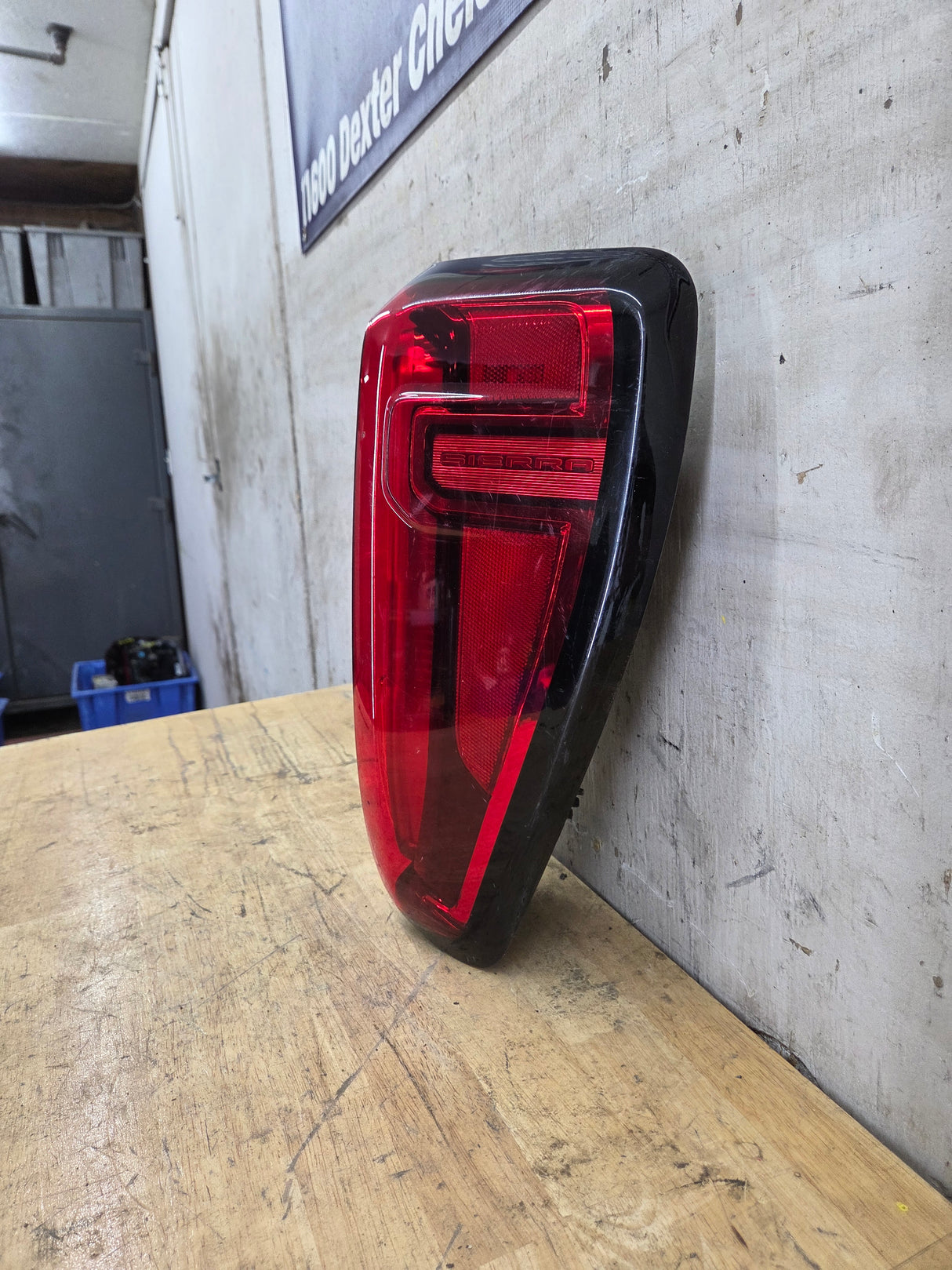 2019-2026 GMC Sierra Passenger Side Halogen Tail Light 85105349