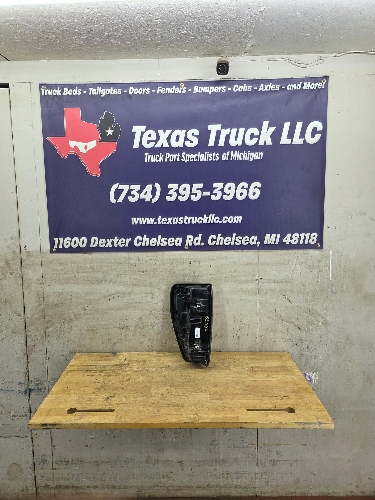 2019-2026 GMC Sierra Passenger Side Halogen Tail Light 85105349