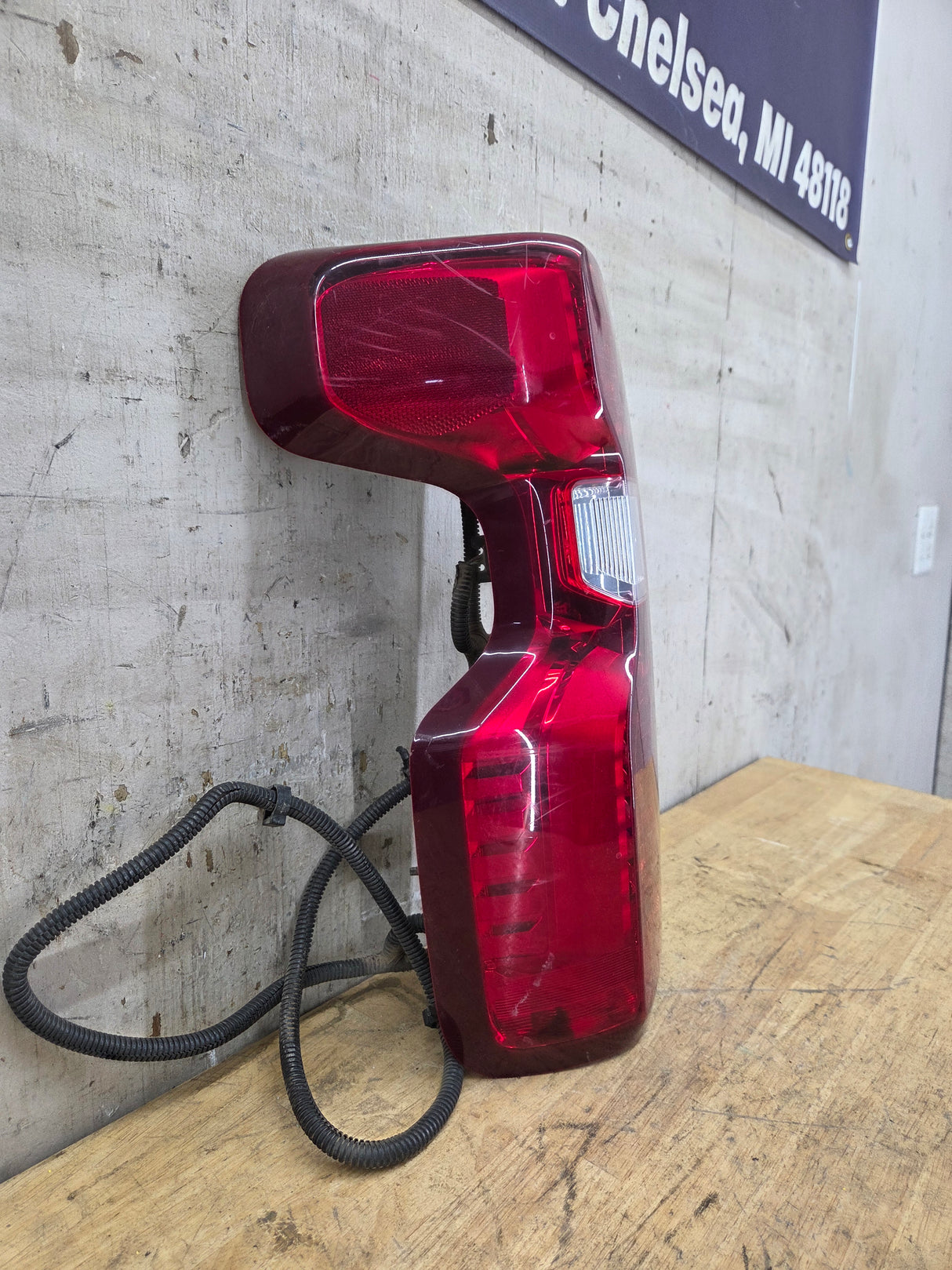 2019-2026 Chevy Silverado Driver Side Halogen Tail Light 84733533