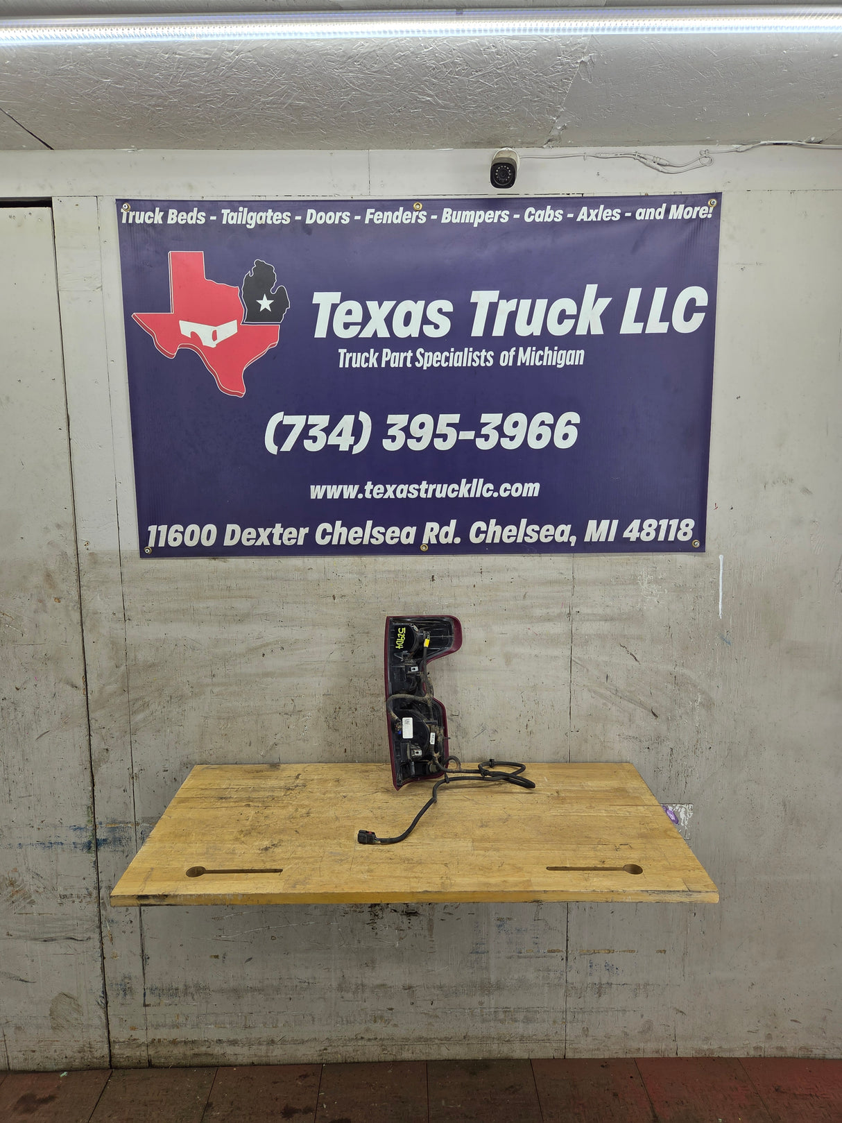 2019-2026 Chevy Silverado Driver Side Halogen Tail Light 84733533