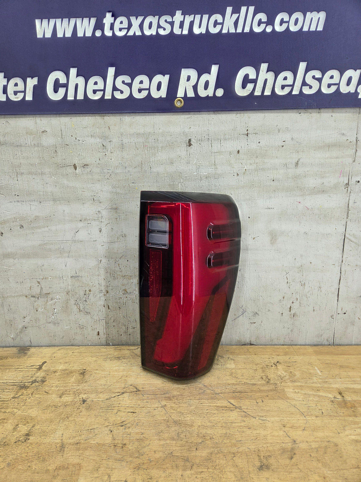 2024-2026 GMC Sierra Denali 2500 3500 HD Passenger Side LED Tail Light 86579980