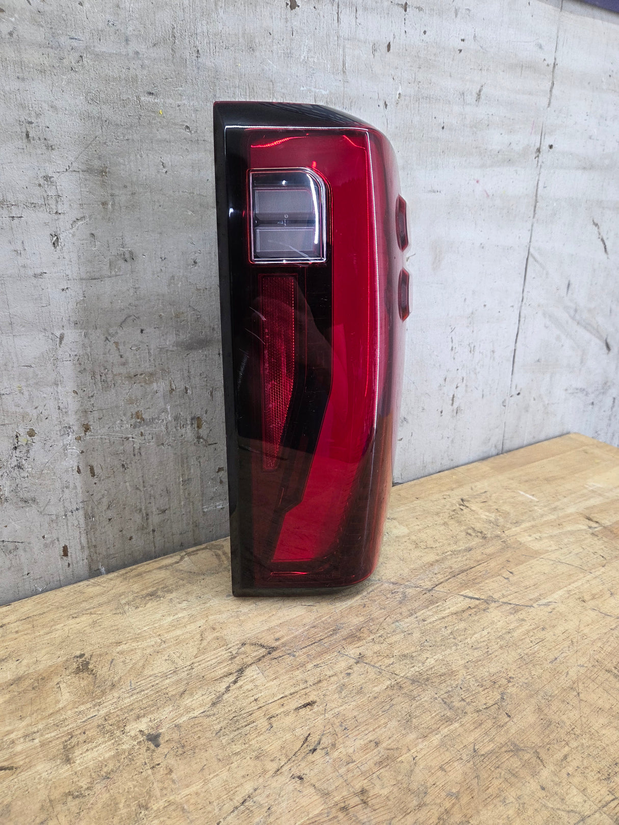 2024-2026 GMC Sierra Denali 2500 3500 HD Passenger Side LED Tail Light 86579980