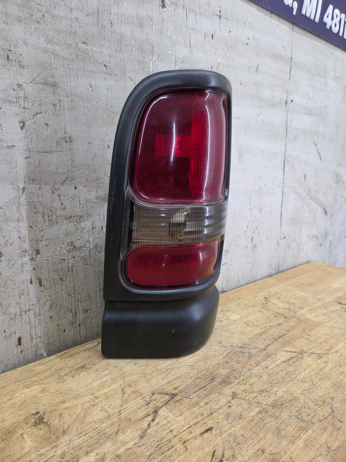 1994-2002 Dodge Ram 2nd Gen Driver Side Tail Light 1500 2500 3500