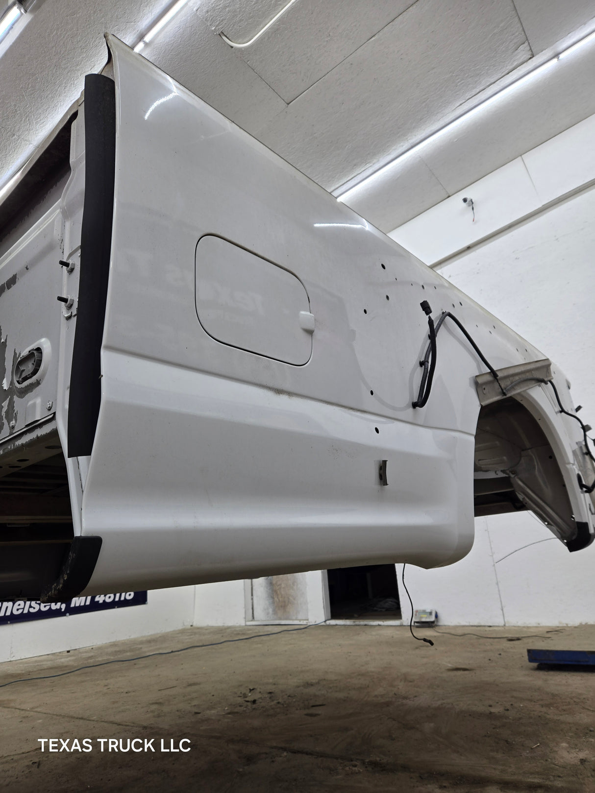 2017-2022 Ford Super Duty F350 F450 F550 8' Dually Bed - Oxford White