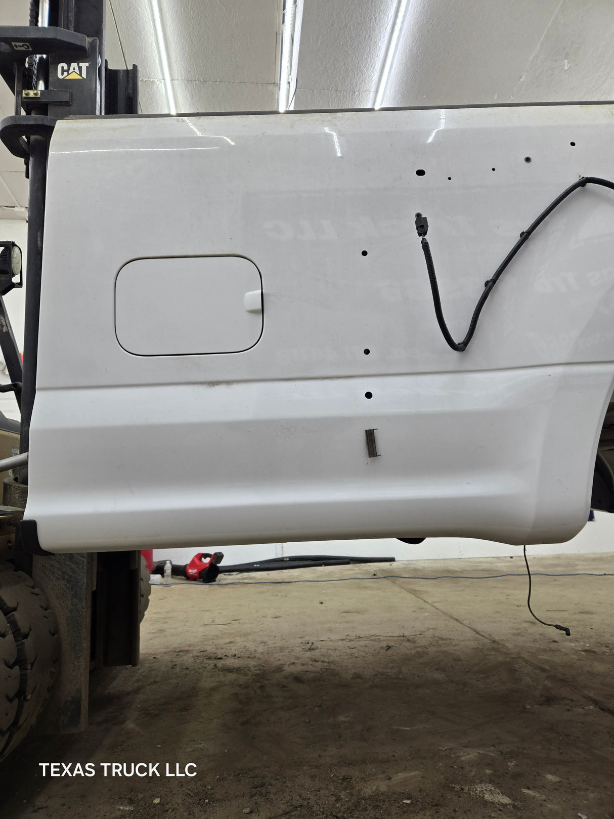 2017-2022 Ford Super Duty F350 F450 F550 8' Dually Bed - Oxford White