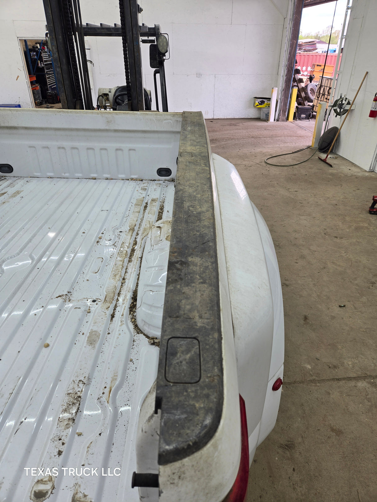 2017-2022 Ford Super Duty F350 F450 F550 8' Dually Bed - Oxford White