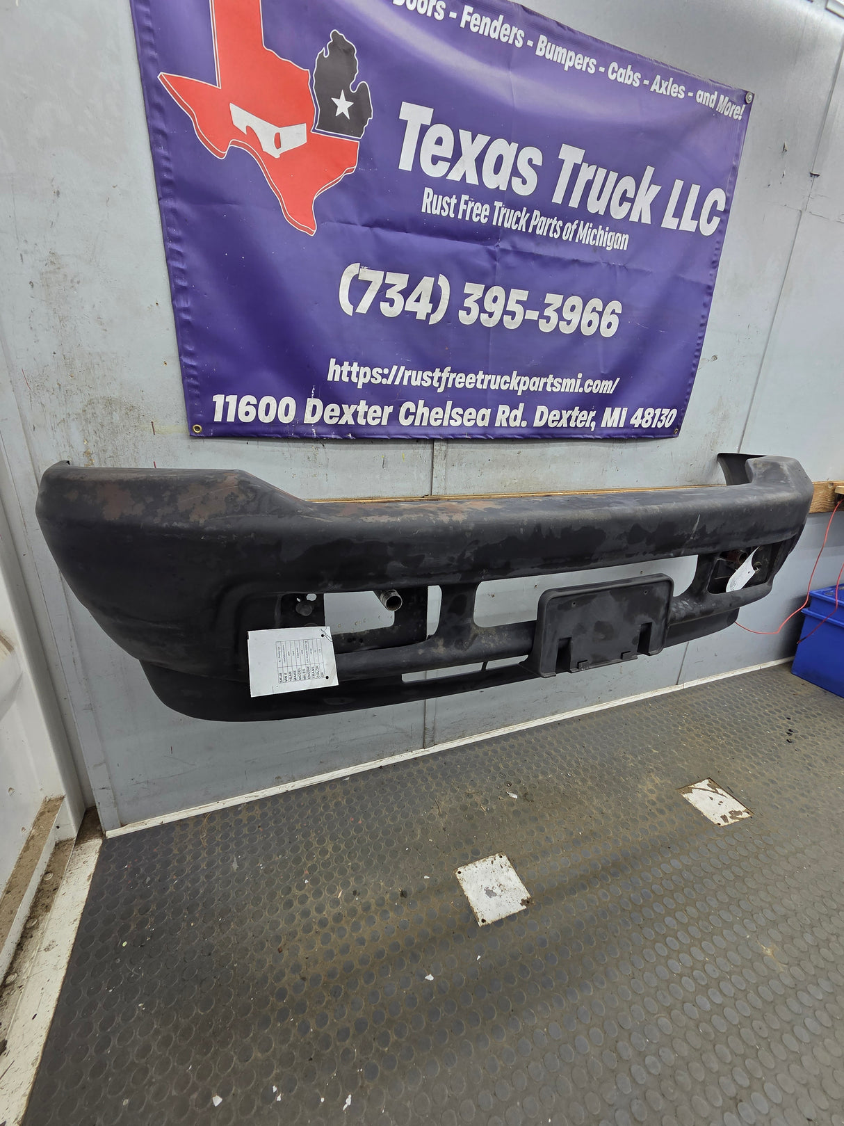 1999-2004 Ford Super Duty F250 F350 F450 F550 Excursion Front Bumper