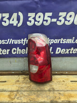 2003-2007 Chevrolet Silverado 1500 2500 3500 HD Passenger Side Tail Light