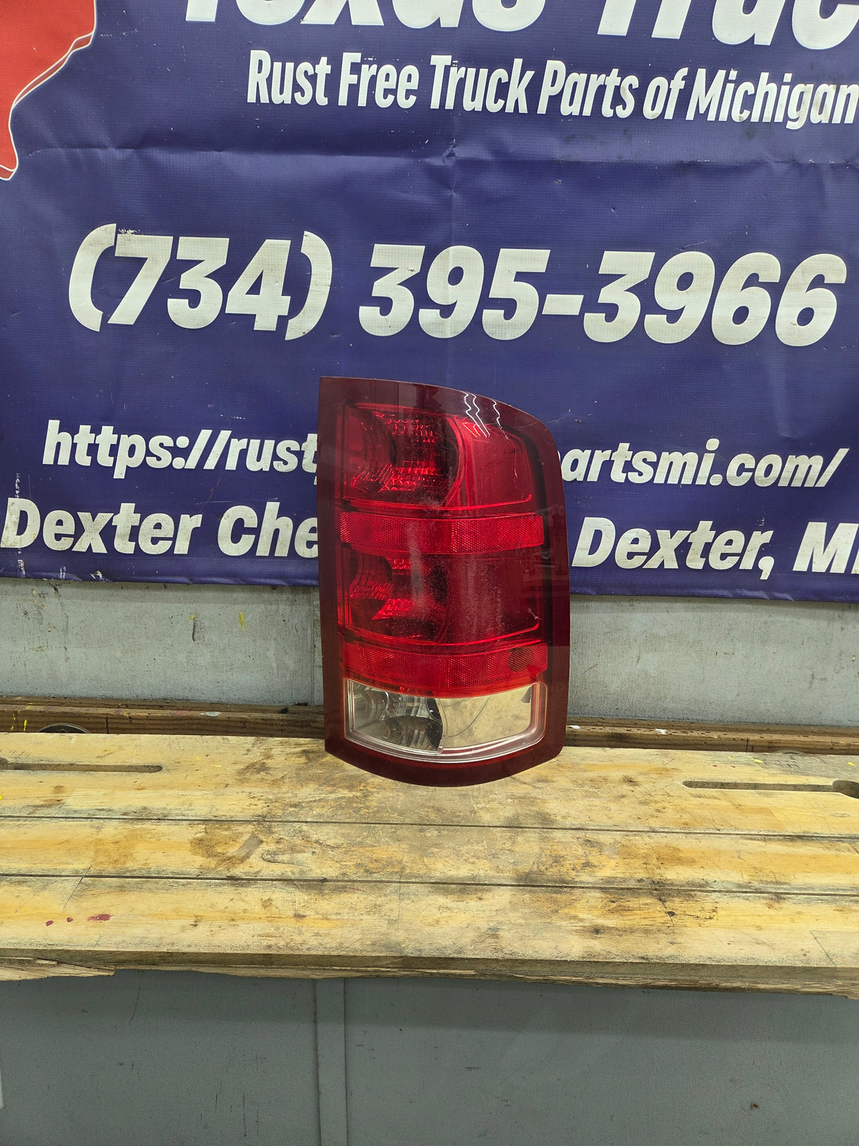2007-2013 GMC Sierra Passenger Side Tail Light