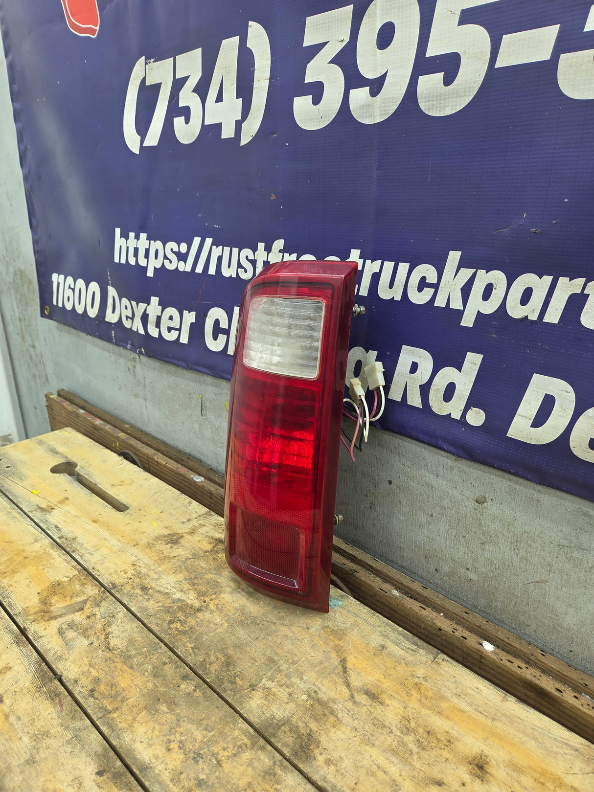 2008-2016 Ford Super Duty Driver Side Tail Light F250 F350 F450 F550