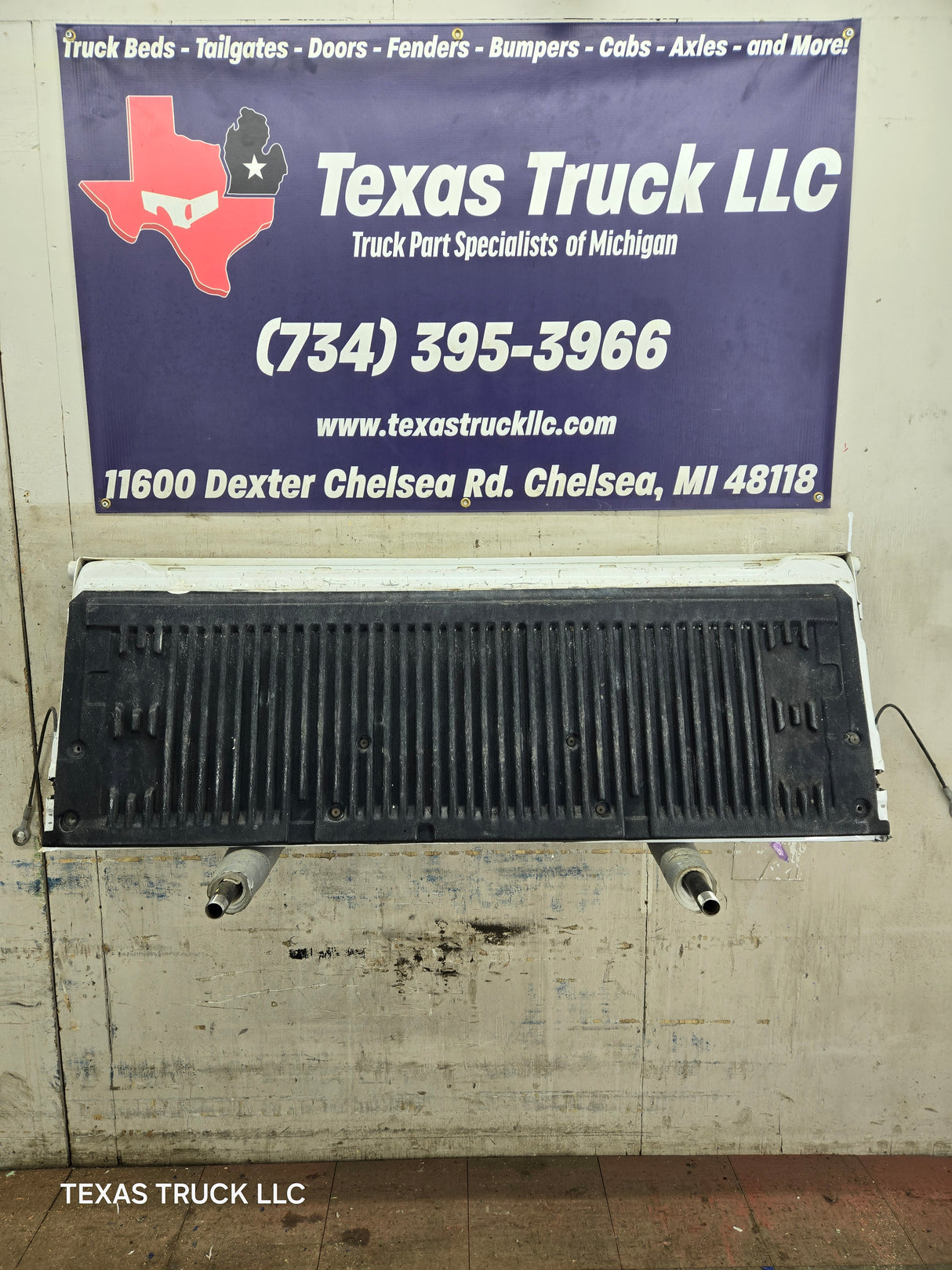 1997-2003 F150 / 1999-2007 Ford F250 F350 F450 F550 Super Duty Tailgate