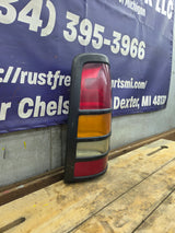 2001–2003 Chevrolet Silverado/GMC 3500 Dually Driver Side Tail Light