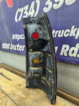 2001–2003 Chevrolet Silverado/GMC 3500 Dually Driver Side Tail Light