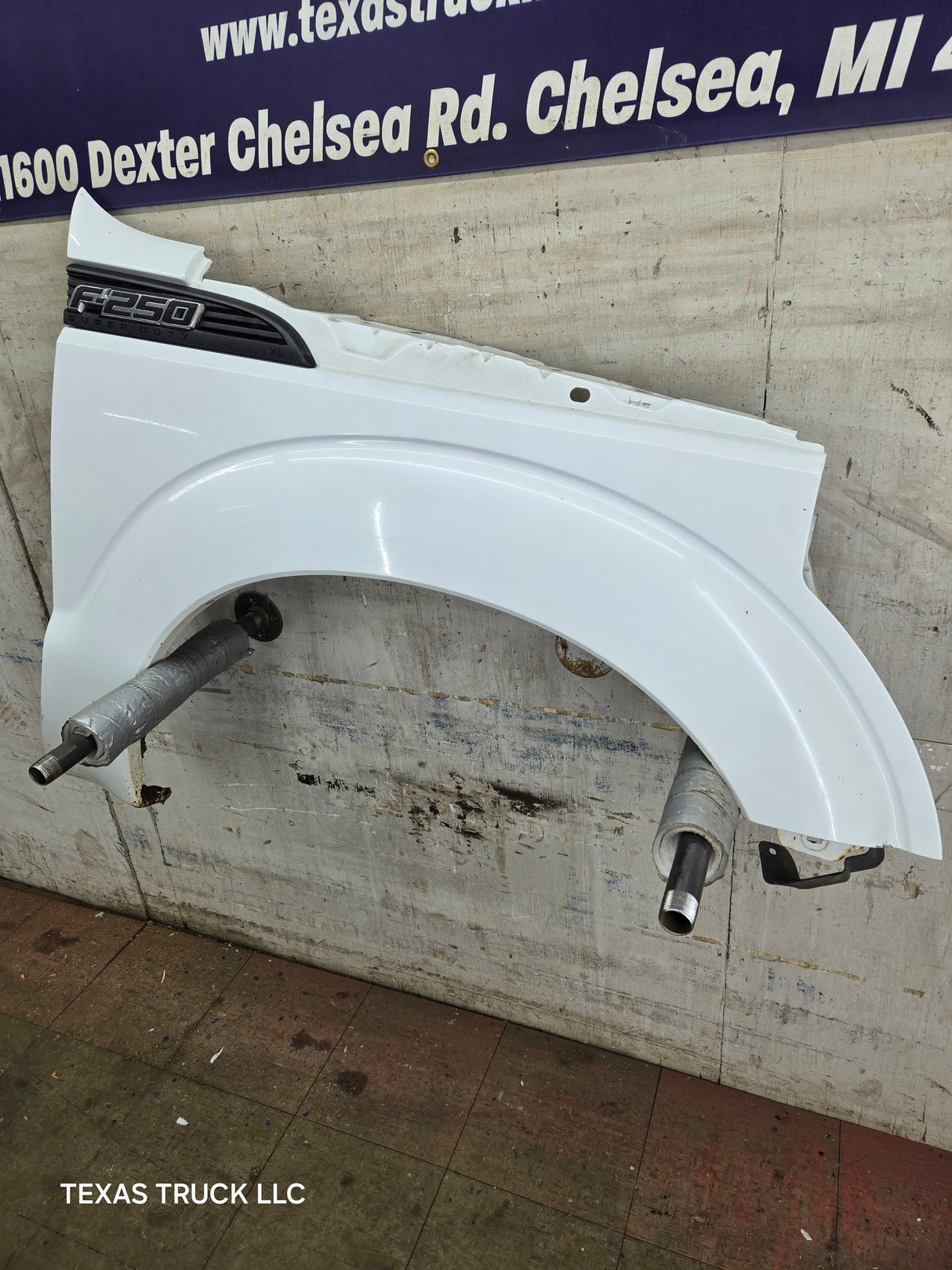 2011-2016 Ford Super Duty F250 F350 RH Passenger Side Front Fender Quarter Panel - Oxford White