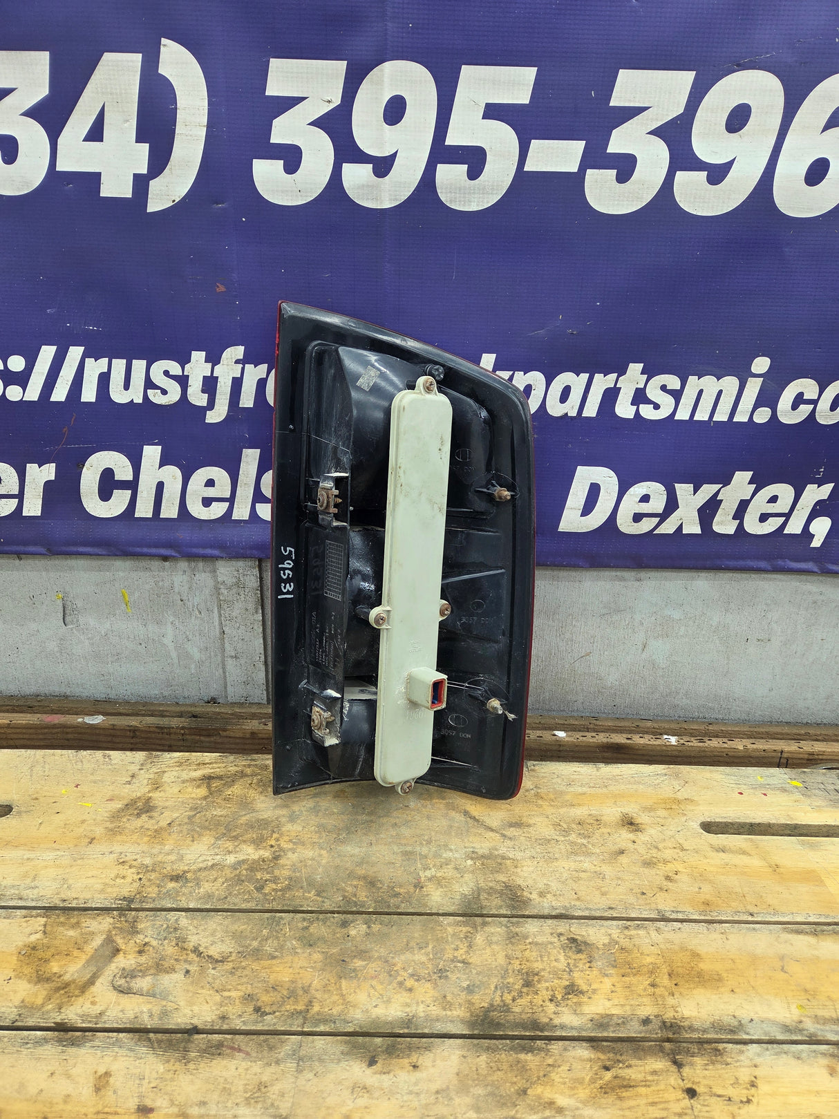 2003-2006 Dodge Ram 3rd Gen Driver Side Tail Light 55077117