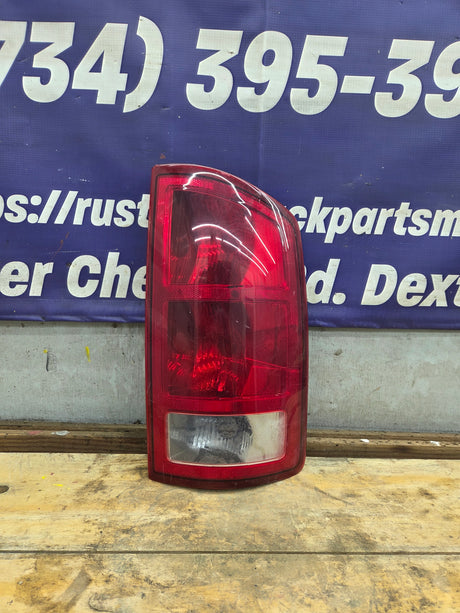2003-2006 Dodge Ram 3rd Gen Passenger Side Tail Light 55077116