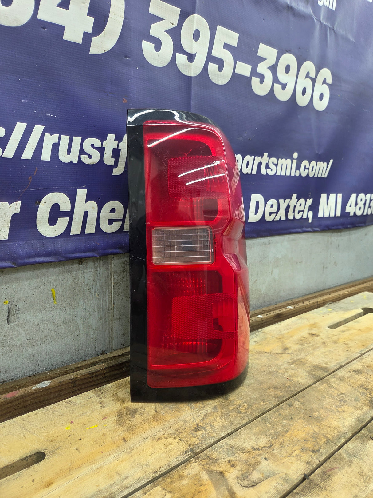 2014-2019 Chevy Silverado Passenger Side Halogen Tail Light