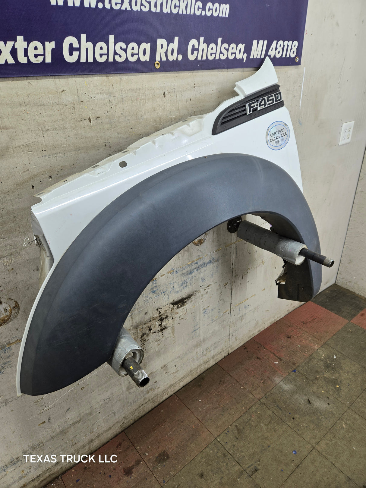 2011-2016 Ford Super Duty F450 F550 LH Driver Side Front Fender