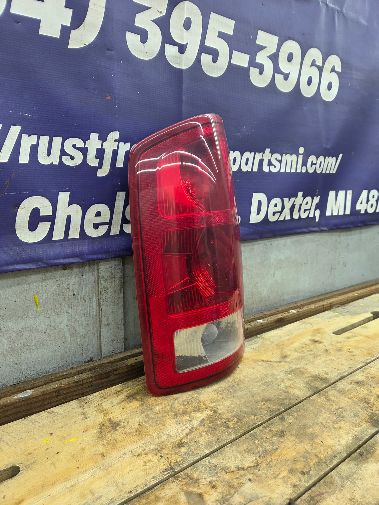 2003-2006 Dodge Ram 3rd Gen Driver Side Tail Light 55077117