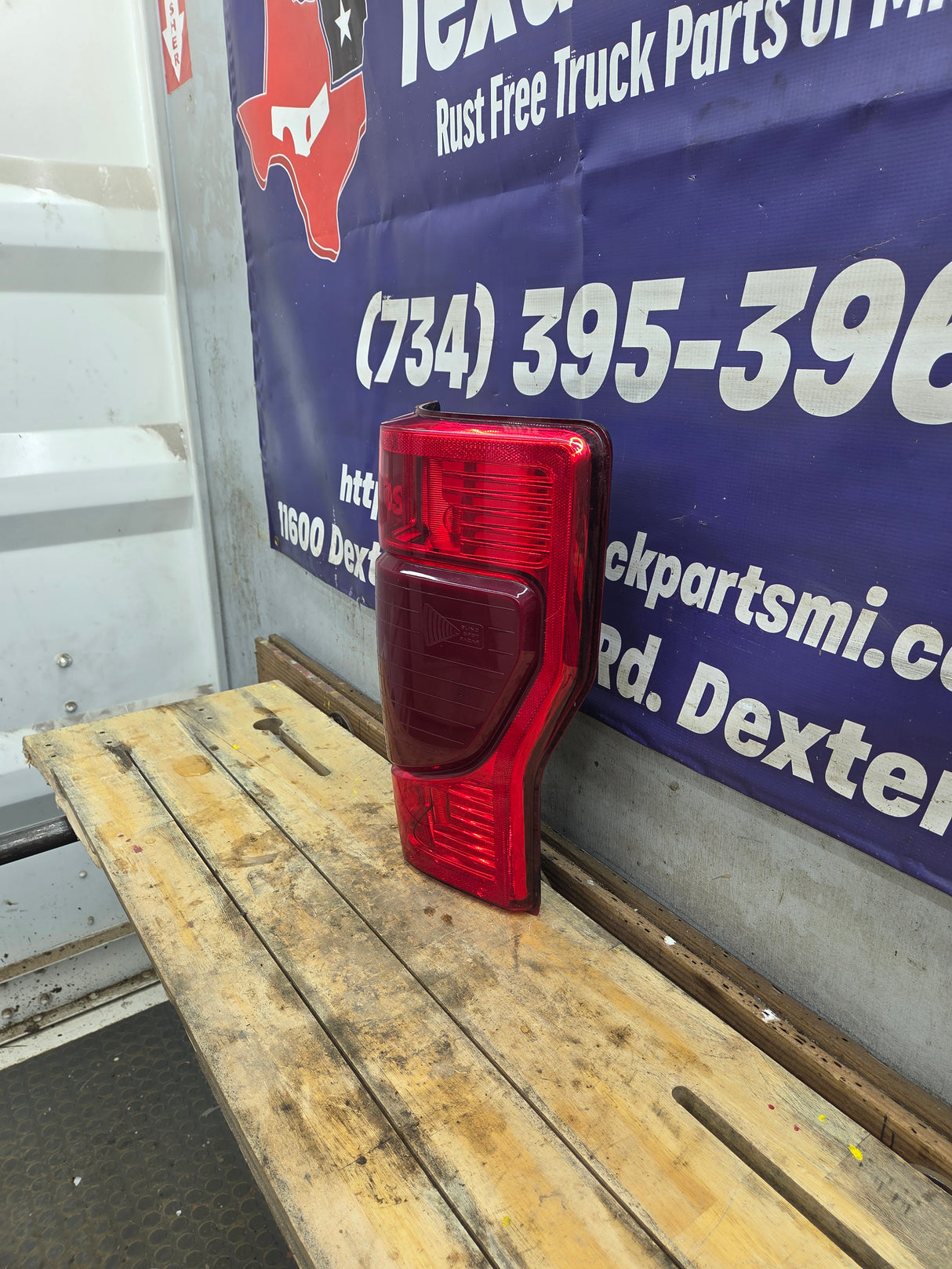 2020-2022 Ford Super Duty Passenger Side Tail Light W/BLISS Radar Blind Spot LED Reverse LED LC3B-13B504-BG F250 F350 F450 F550