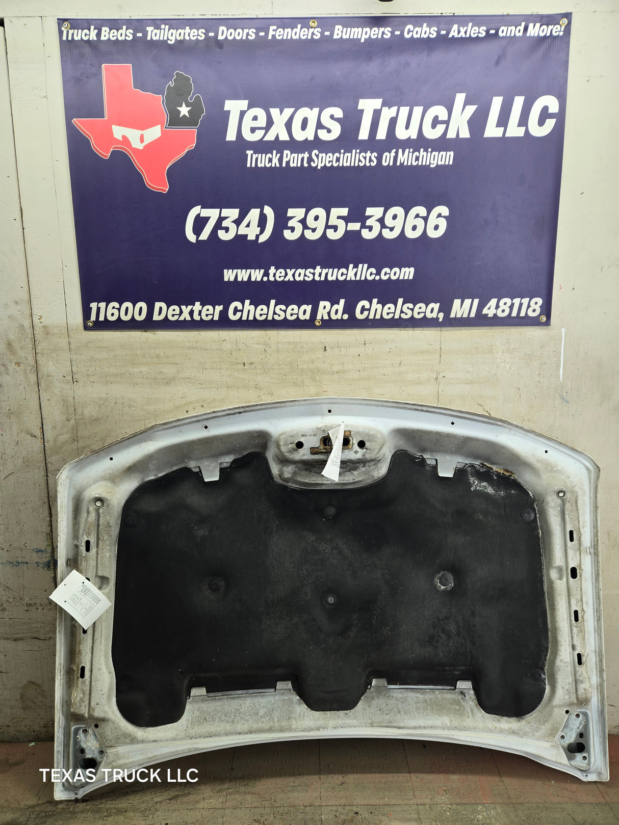 2003-2006 Chevrolet Silverado 2500 3500 Cateye HD Hood OEM