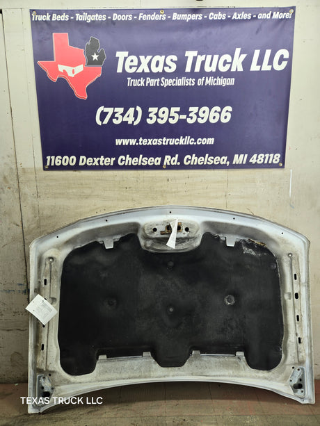 2003-2006 Chevrolet Silverado 2500 3500 Cateye HD Hood OEM