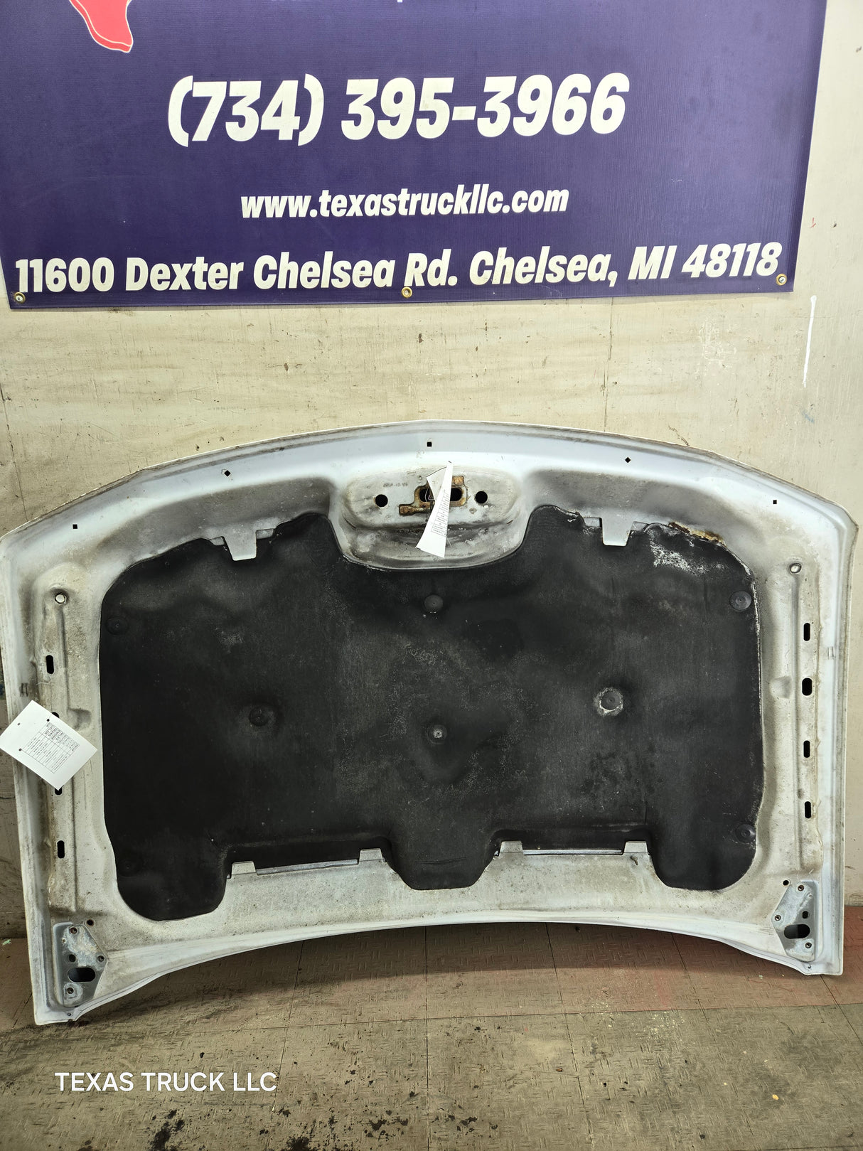2003-2006 Chevrolet Silverado 2500 3500 Cateye HD Hood OEM