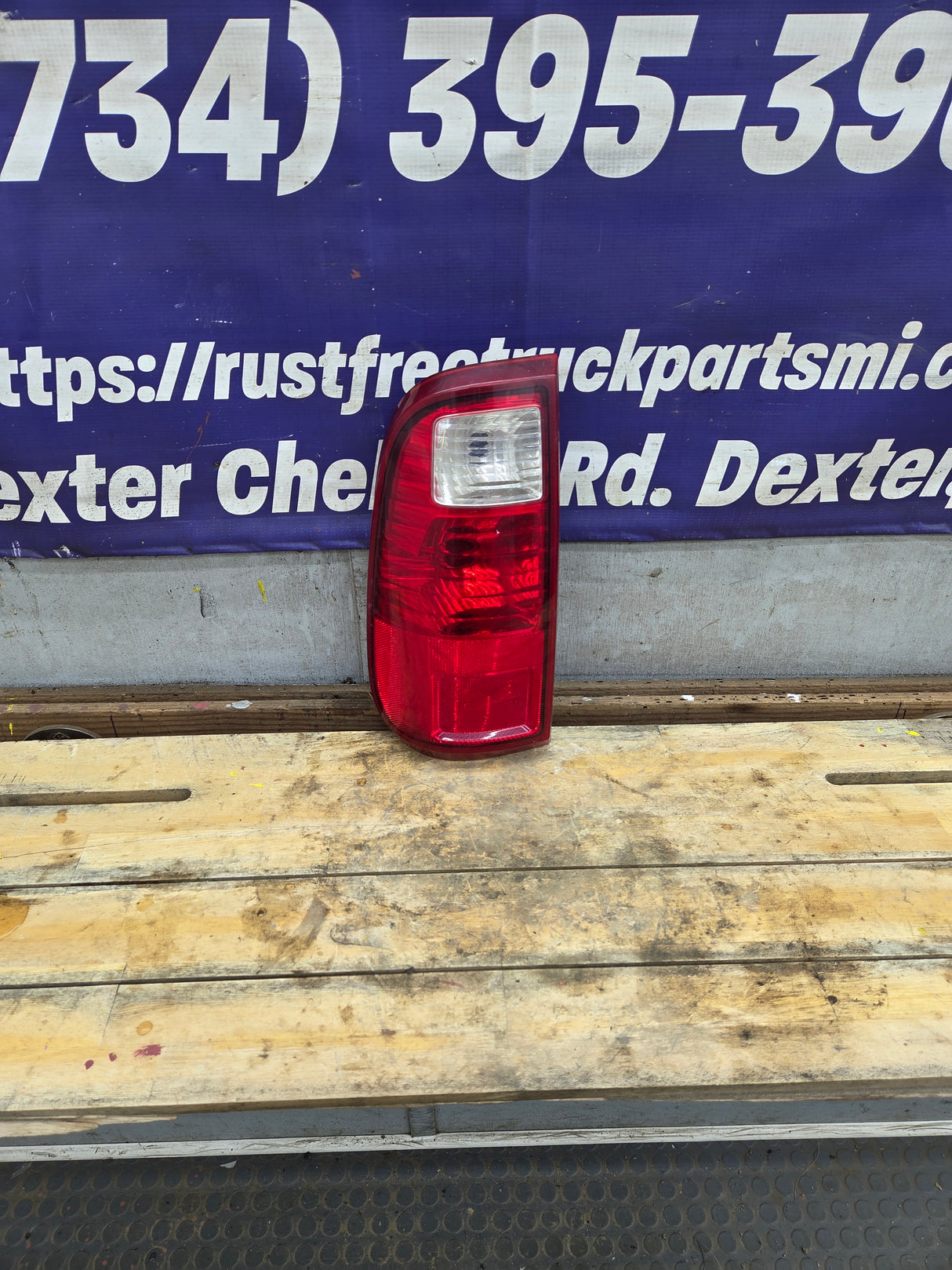 2008-2016 Ford Super Duty Driver Side Tail Light F250 F350 F450 F550