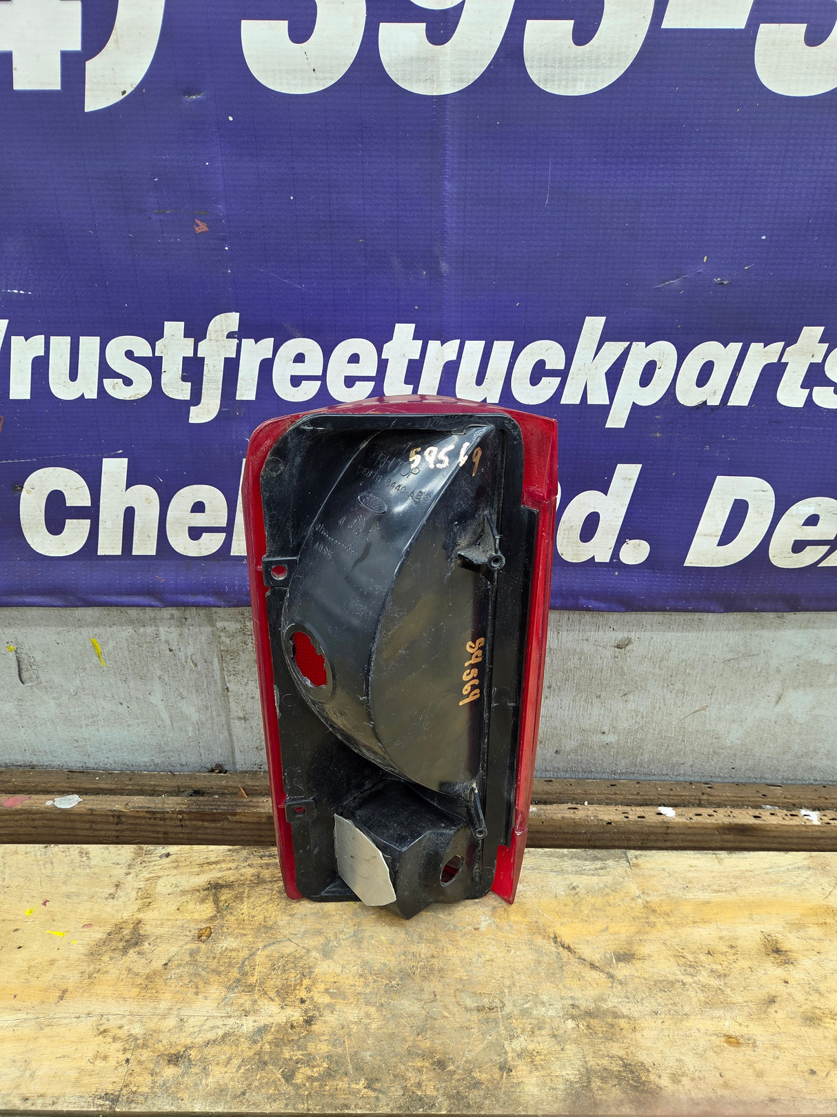 1987-1989 Ford Passenger Side Tail Light F150 F250