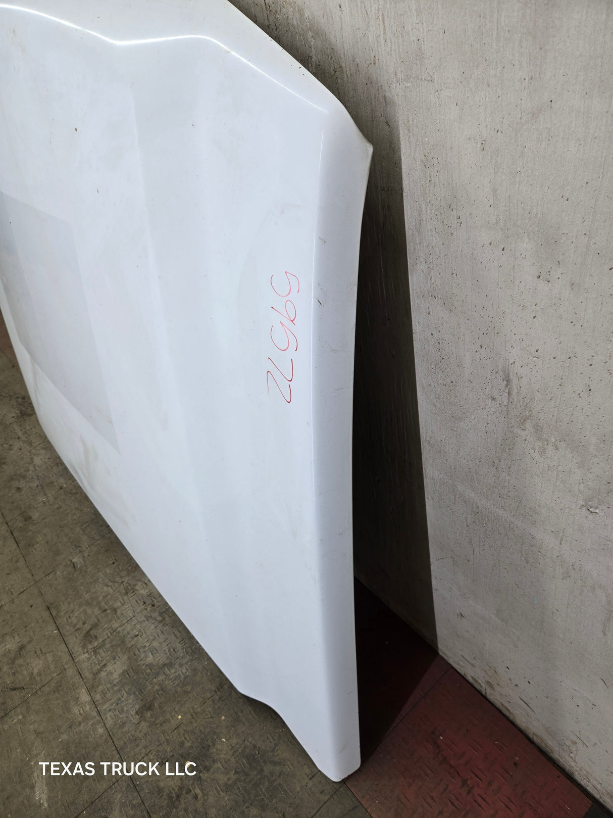 2003-2006 Chevrolet Silverado 2500 3500 Cateye HD Hood OEM - Summit White